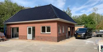 Nieuwbouw garage /bed and breakfast te Vledderveen.